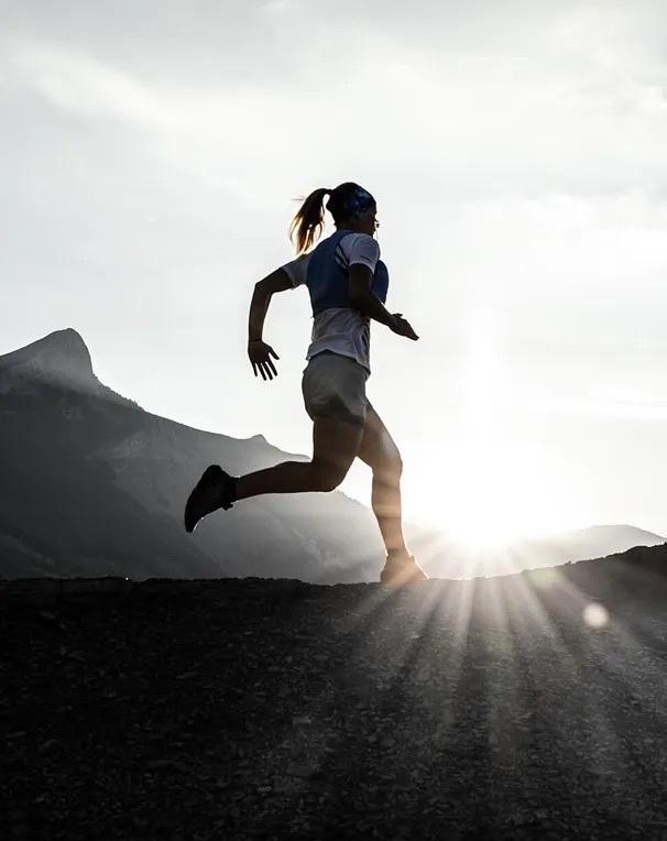 Performer en trail c'est aussi avoir les bonnes données scientifiques ET savoir s'en servir. C'est ce que nous faisons chez FreeRun Lab, des mesures de terrain et des ajustements qui vous sont propres afin de vous accompagner vers votre objectif.